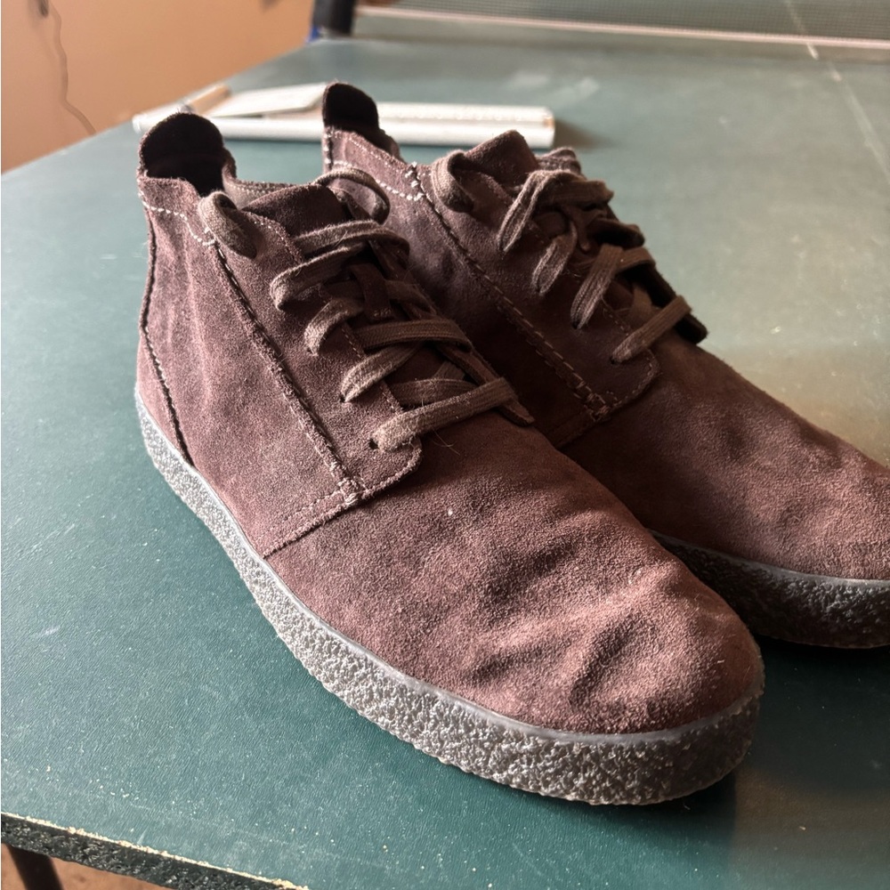 Clarks Streethill mid in dark brown suede